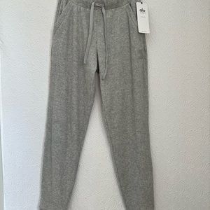 Alo yoga Muse Sweatpant - Athletic Heather Grey
